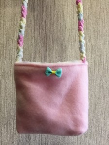 フクロモモンガポーチ